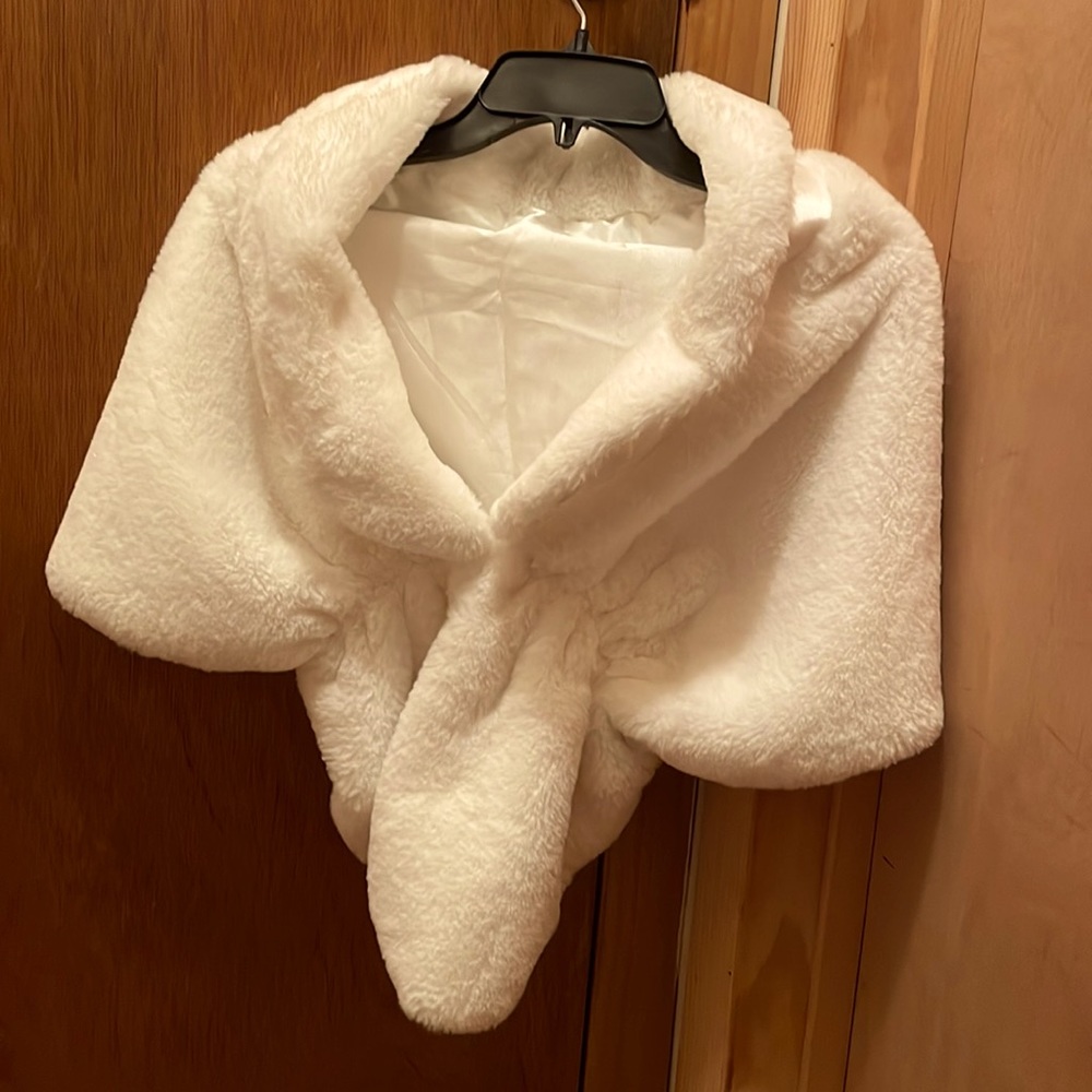 White fake fur shawl with clasp